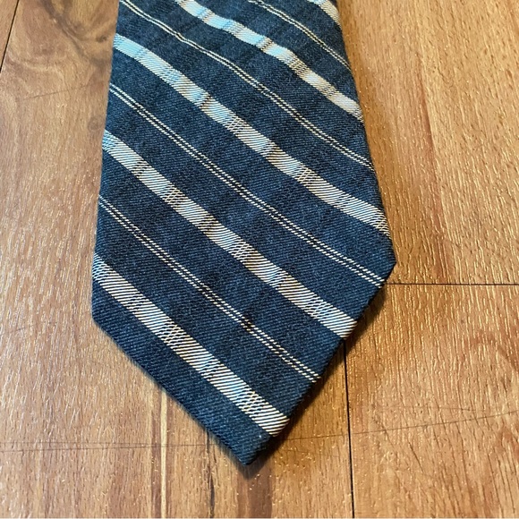 Calvin Klein Gray Tan Striped Silk Blend Men’s Necktie - Picture 3 of 12